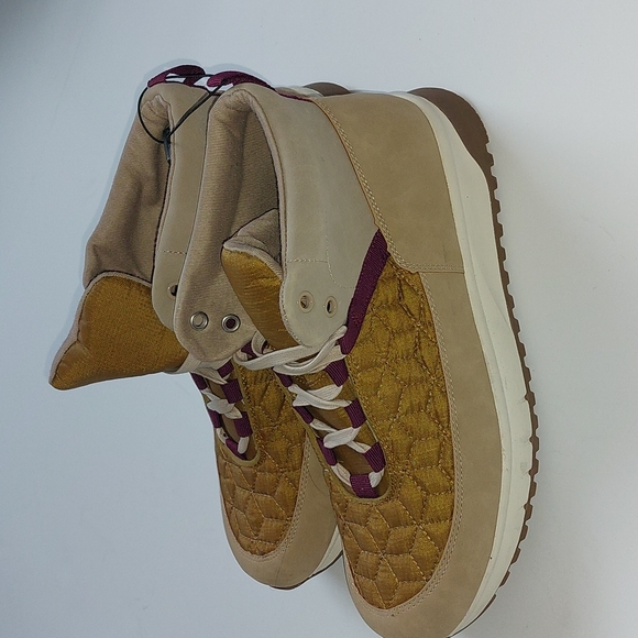 Time AND Tru Women's Hybrid Hiker Commute Boots - Picture 9 of 9